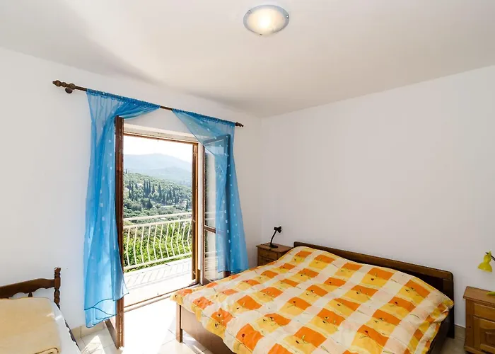 Peragic Apartment Molunat